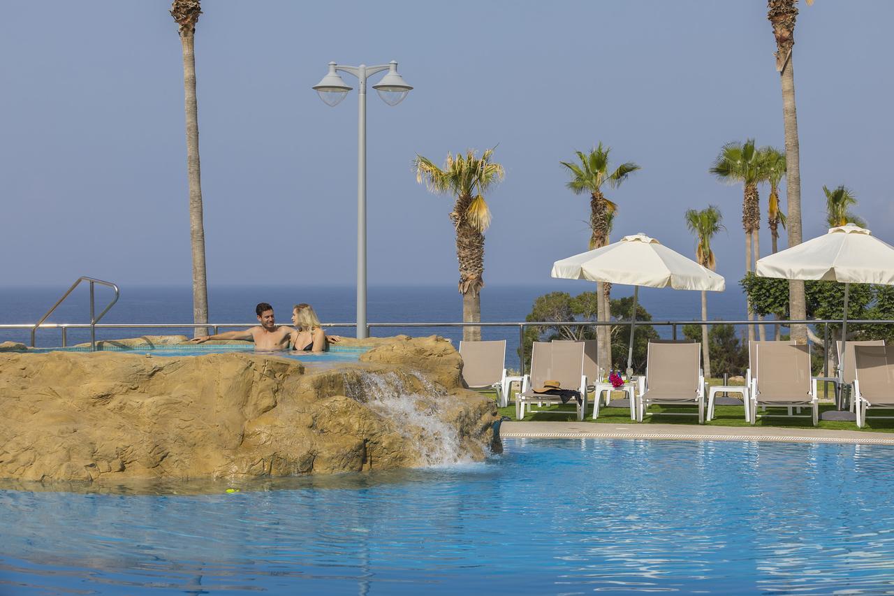 Leonardo Laura & Splash Complex